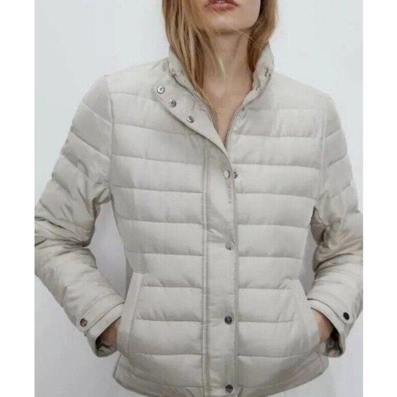 Zara Jackets & Blazers - ZARA LIGHTWEIGHT PUFFER JACKET SIZE M